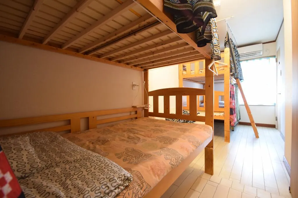 Santana Guest House Ósaka