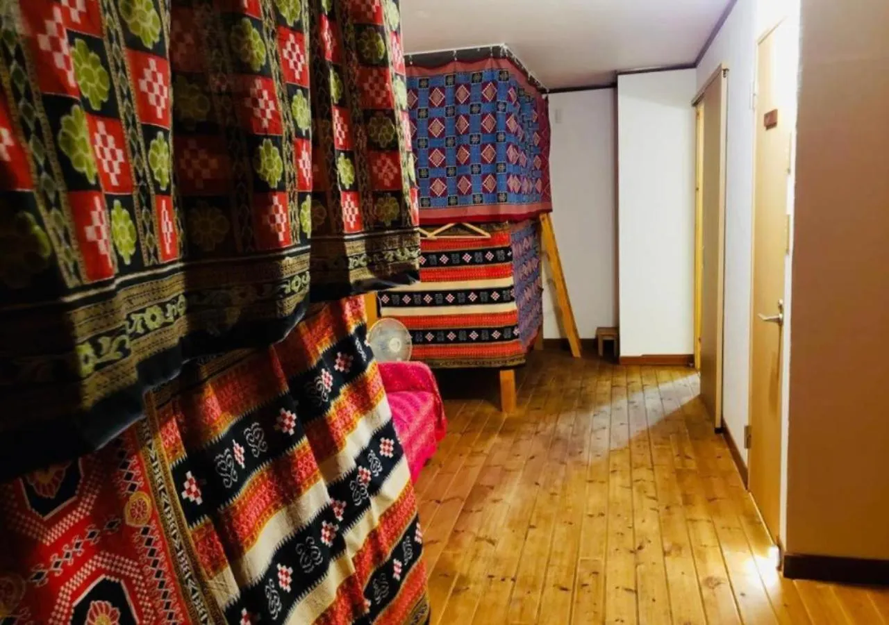 Santana Guest House Oszaka 0*,  Japán